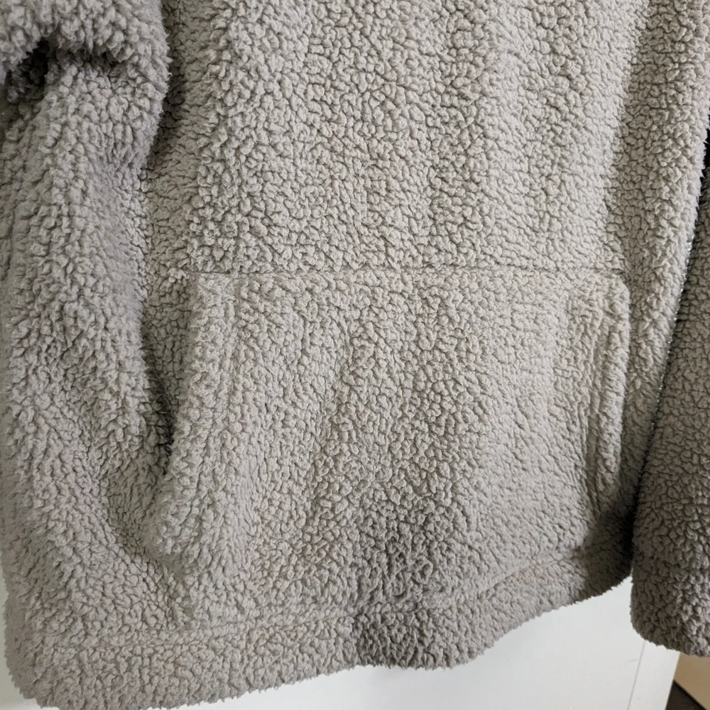 American Eagle fluffy sweater - Picture 4 of 4